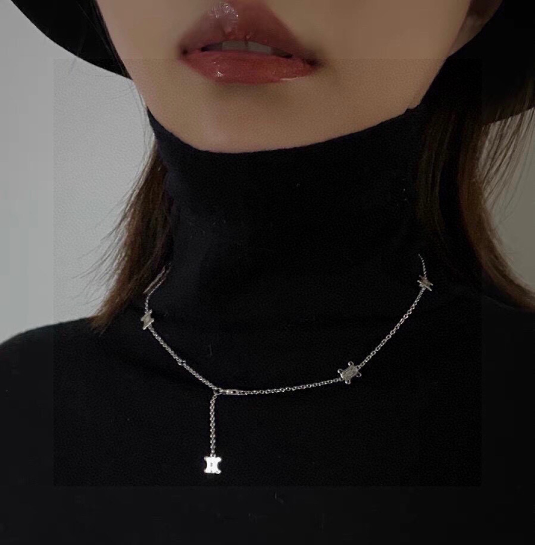 p53 ❤️Celine 新款项链 PRECLOUS新品 简单时尚项链🌟专柜一致黄铜材质电镀18k金 火爆款出货 设计独特 前卫 美女必备款！❤️