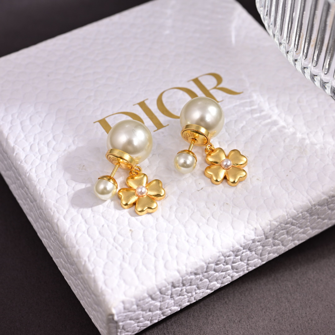 디올 귀걸이 133751 Dior Earrings 썸네일 이미지