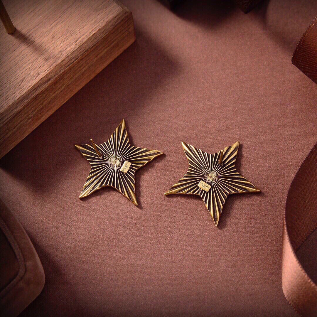 Saint Laurent Jewelry YSL Saint Laurent Yves Saint Laurent 1961 — photo 3