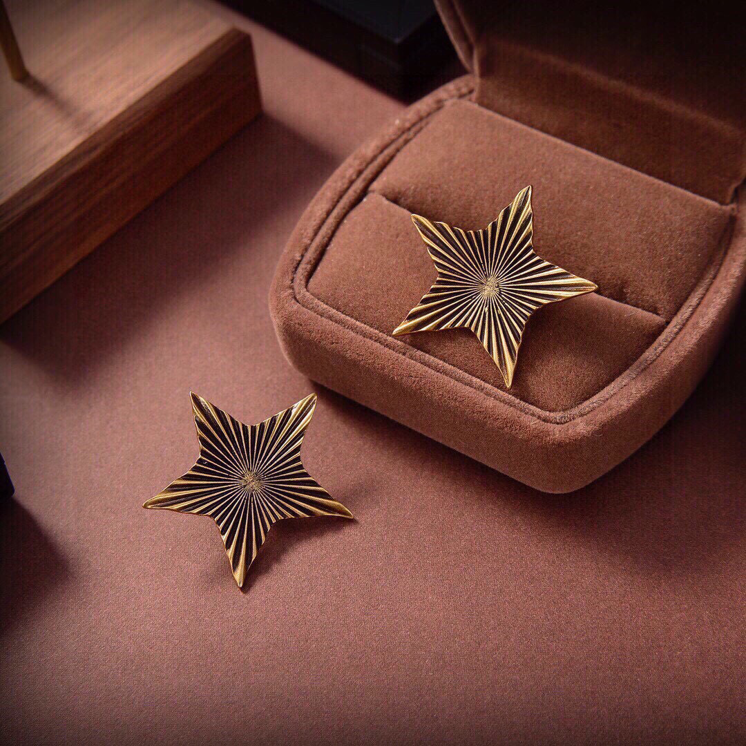 Saint Laurent Jewelry YSL Saint Laurent Yves Saint Laurent 1961 — photo 5