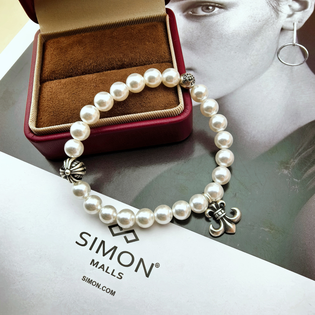 p85👑☣️新品克罗心潮人必备单品[勾引]克罗心  十字架✟手链。❤️太好看了 戴上它炸了整条街👌