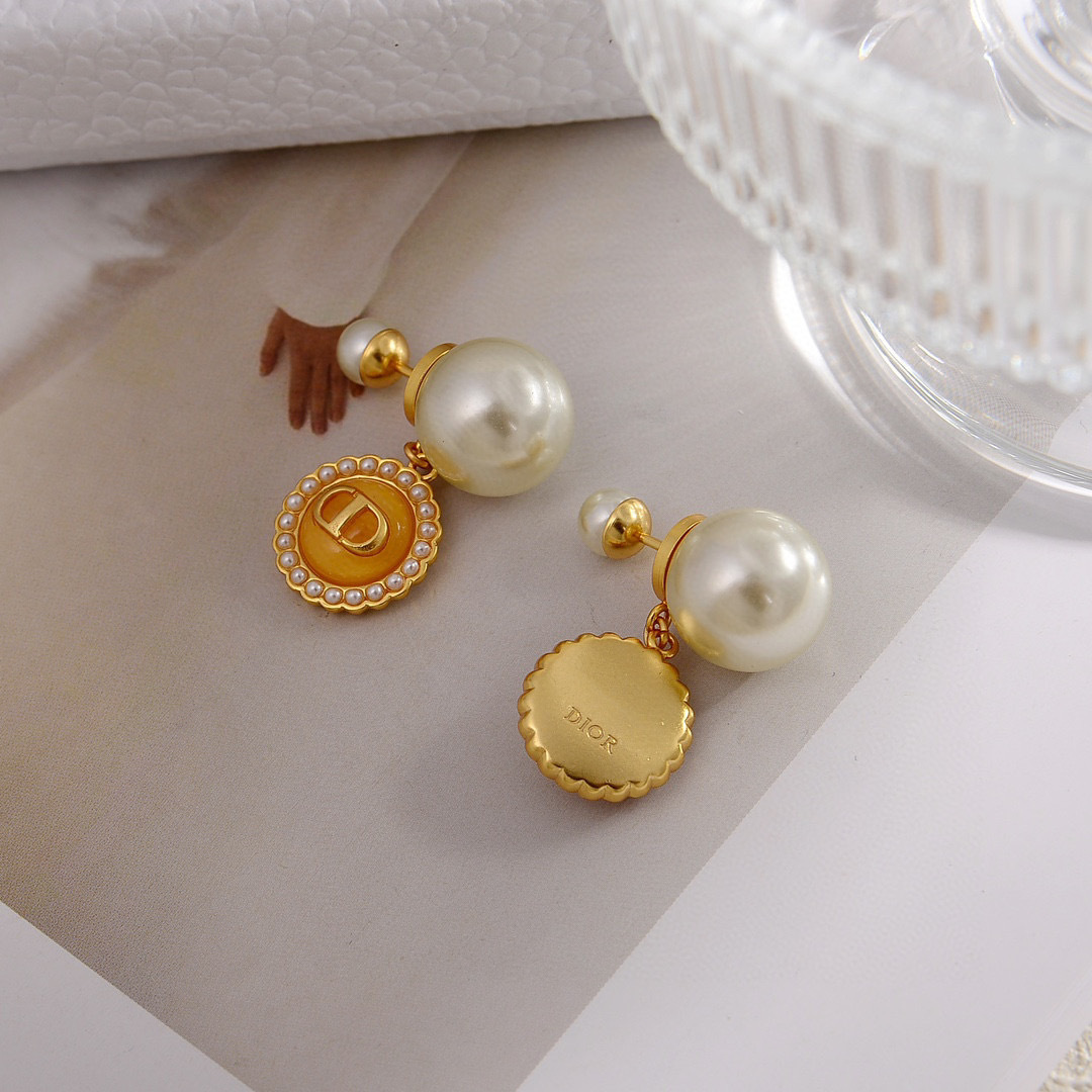 디올 귀걸이 133794 Dior Earrings 썸네일 이미지