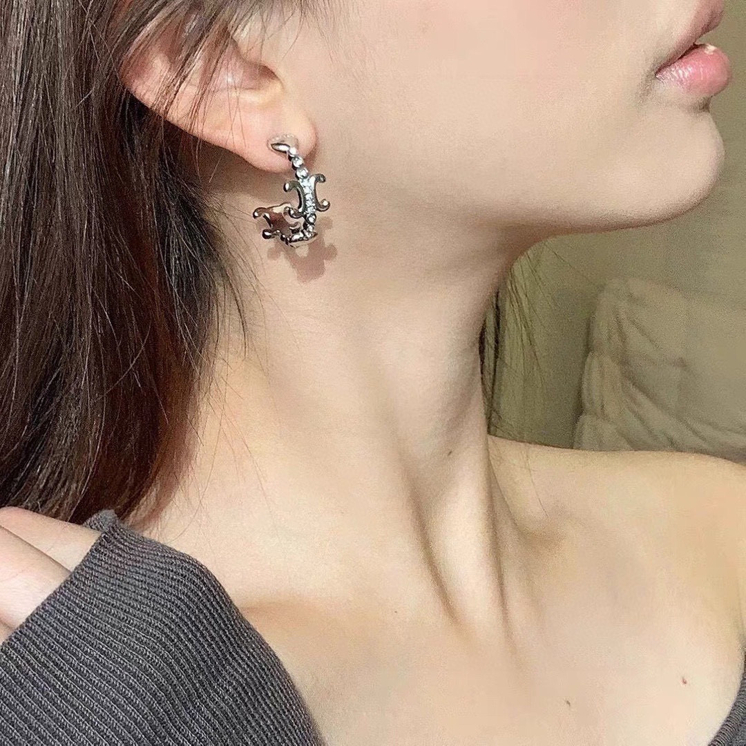 셀린느 귀걸이 69268