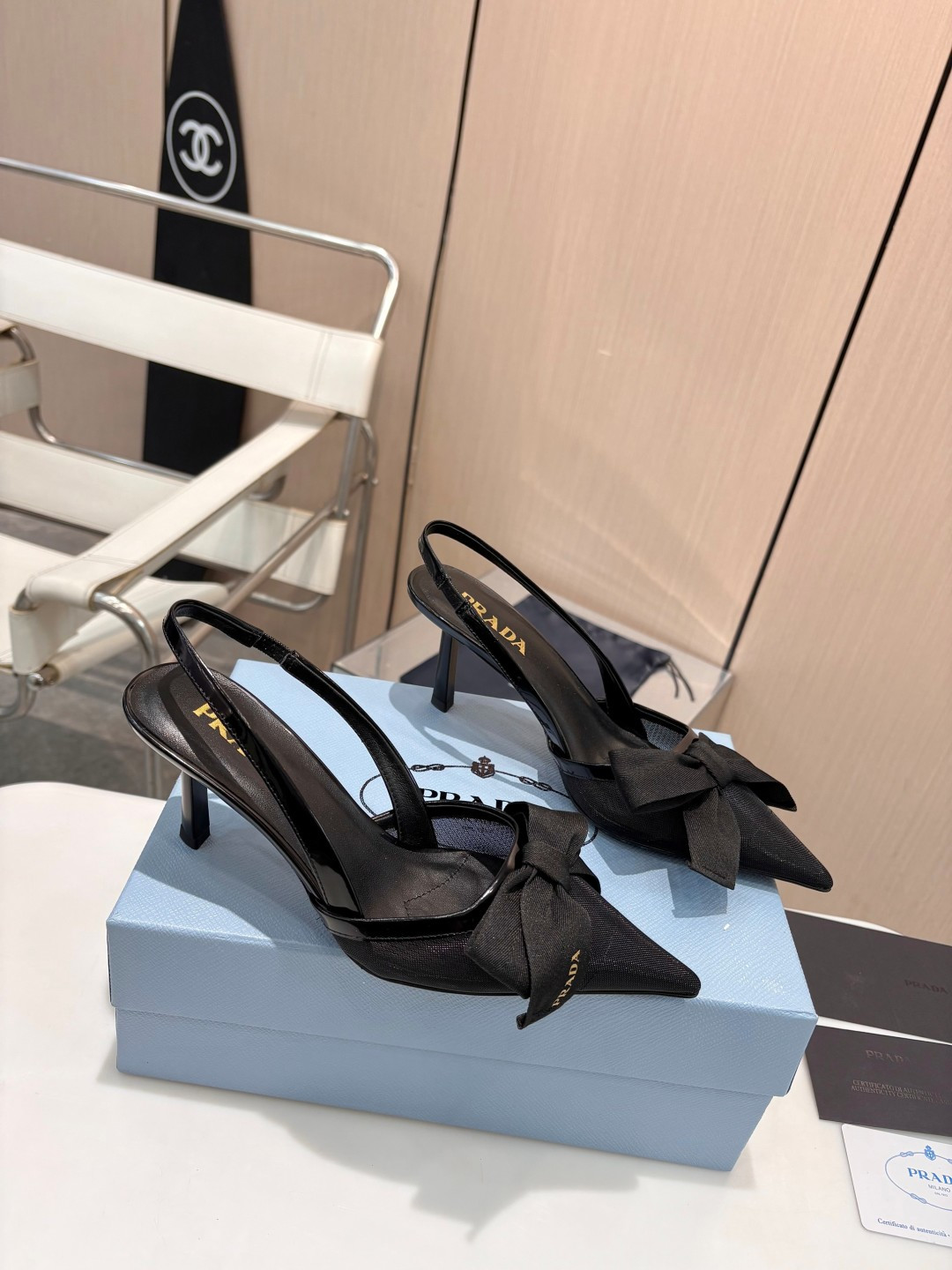 Женские туфли на высоком каблуке с бантом Prada