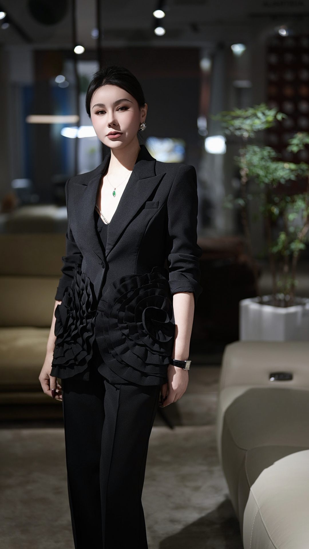 High-Quality Women’s Clothes: Handcrafted Flowers, Glitter, High-End Style for Events. - 图片 9