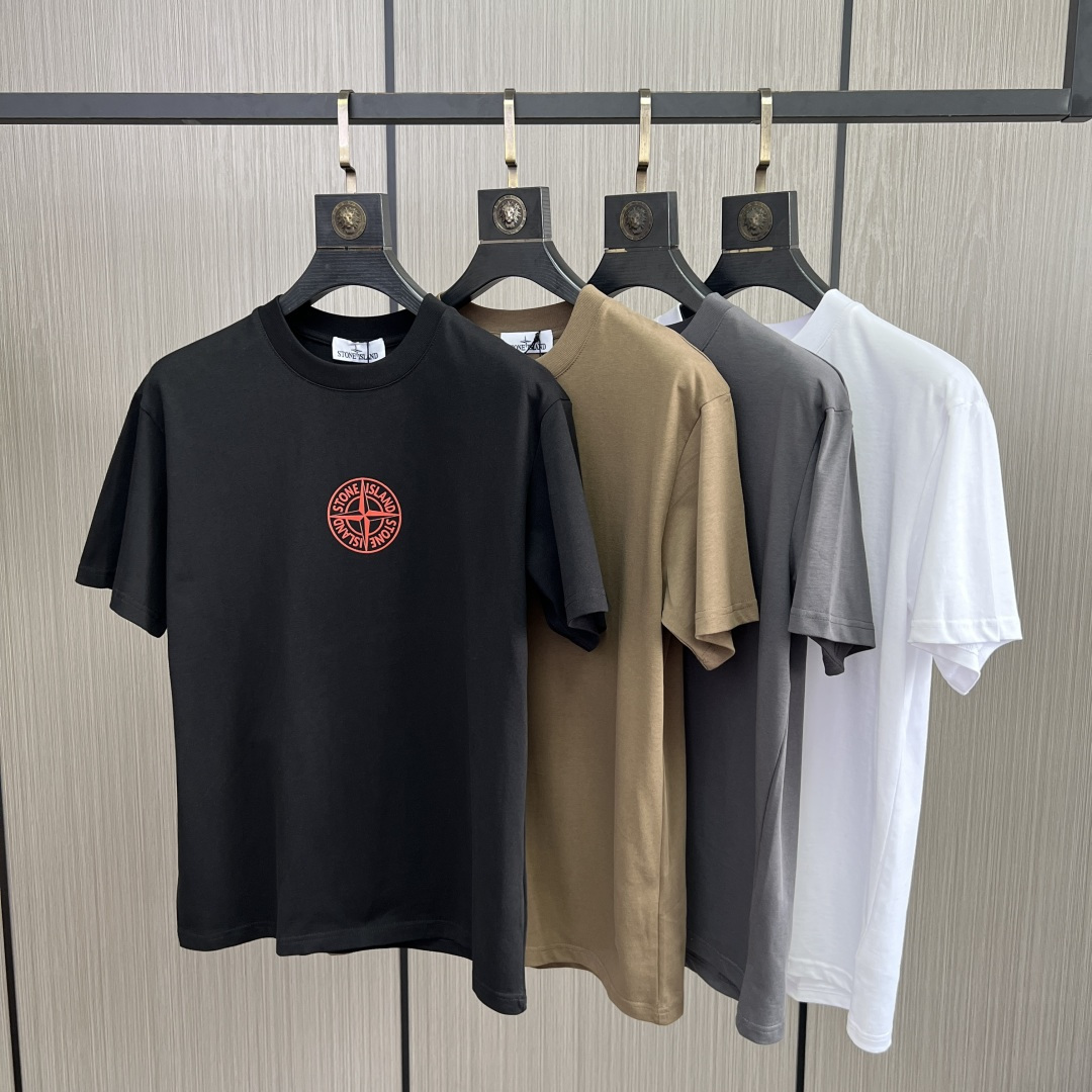 。新款🌟石头岛新款T恤，面料采用顶级原版精梳棉洗水面料，立体印花图案设计，时尚潮流，顶级的做工，高端品质
