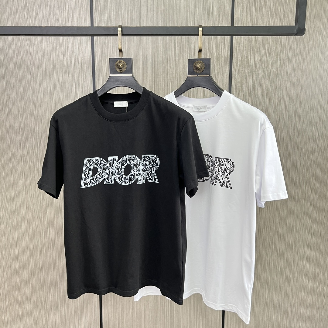 。新款🌟Dior新款T恤，面料采用顶级原版精梳棉洗水面料，立体印花图案设计，时尚潮流，顶级的做工，高端品