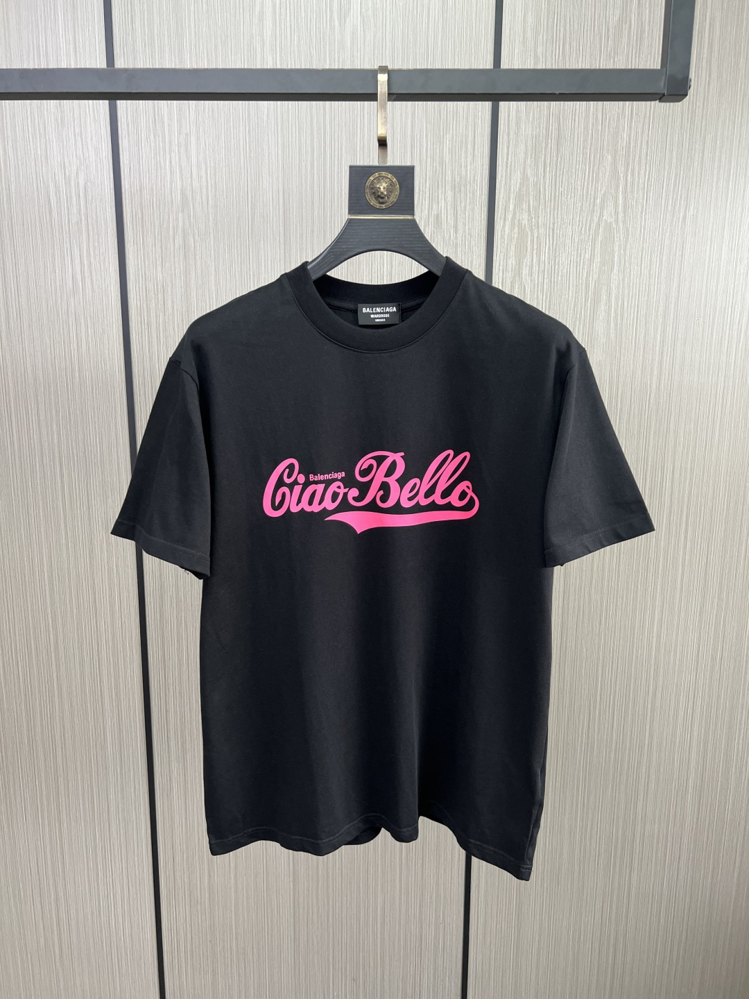。新款🌟巴黎世家新款T恤，面料采用顶级原版精梳棉洗水面料，立体印花图案设计，时尚潮流，顶级的做工，高端品