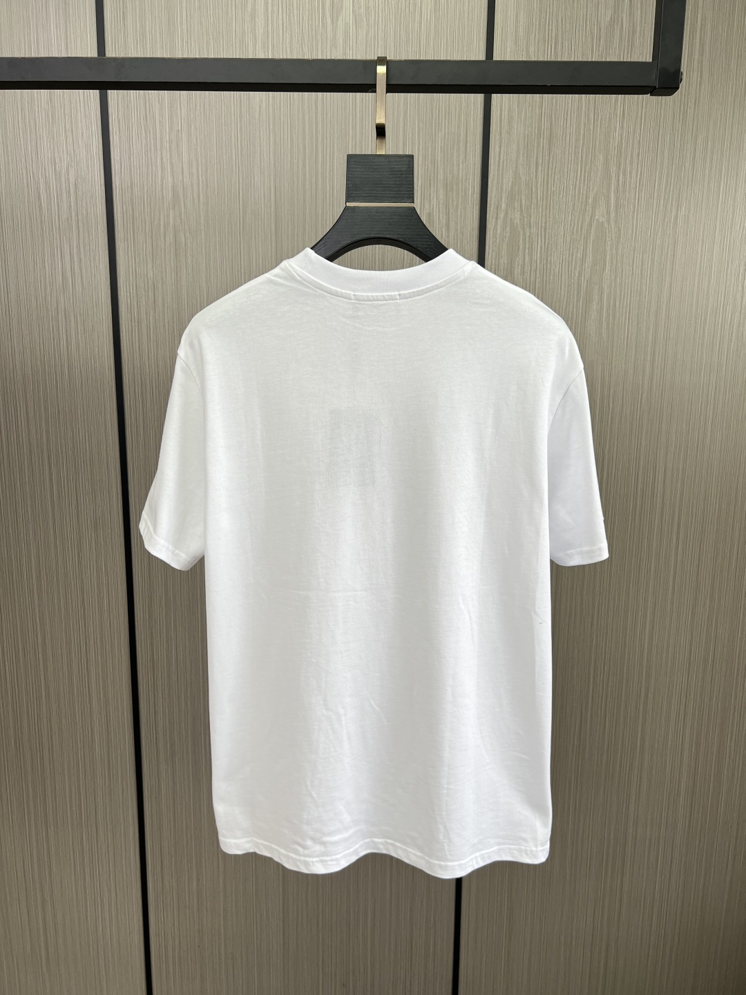 。新款🌟巴黎世家新款T恤，面料采用顶级原版精梳棉洗水面料，立体印花图案设计，时尚潮流，顶级的做工，高端品