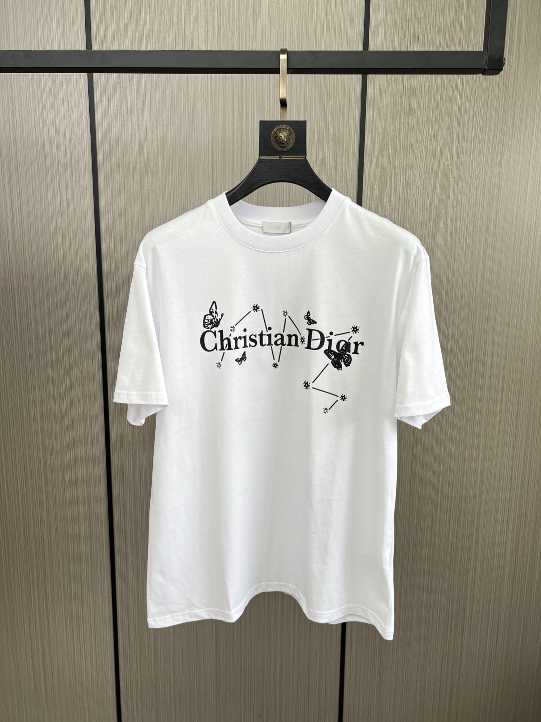 。新款🌟Dior新款T恤，面料采用顶级原版精梳棉洗水面料，立体印花图案设计，时尚潮流，顶级的做工，高端品