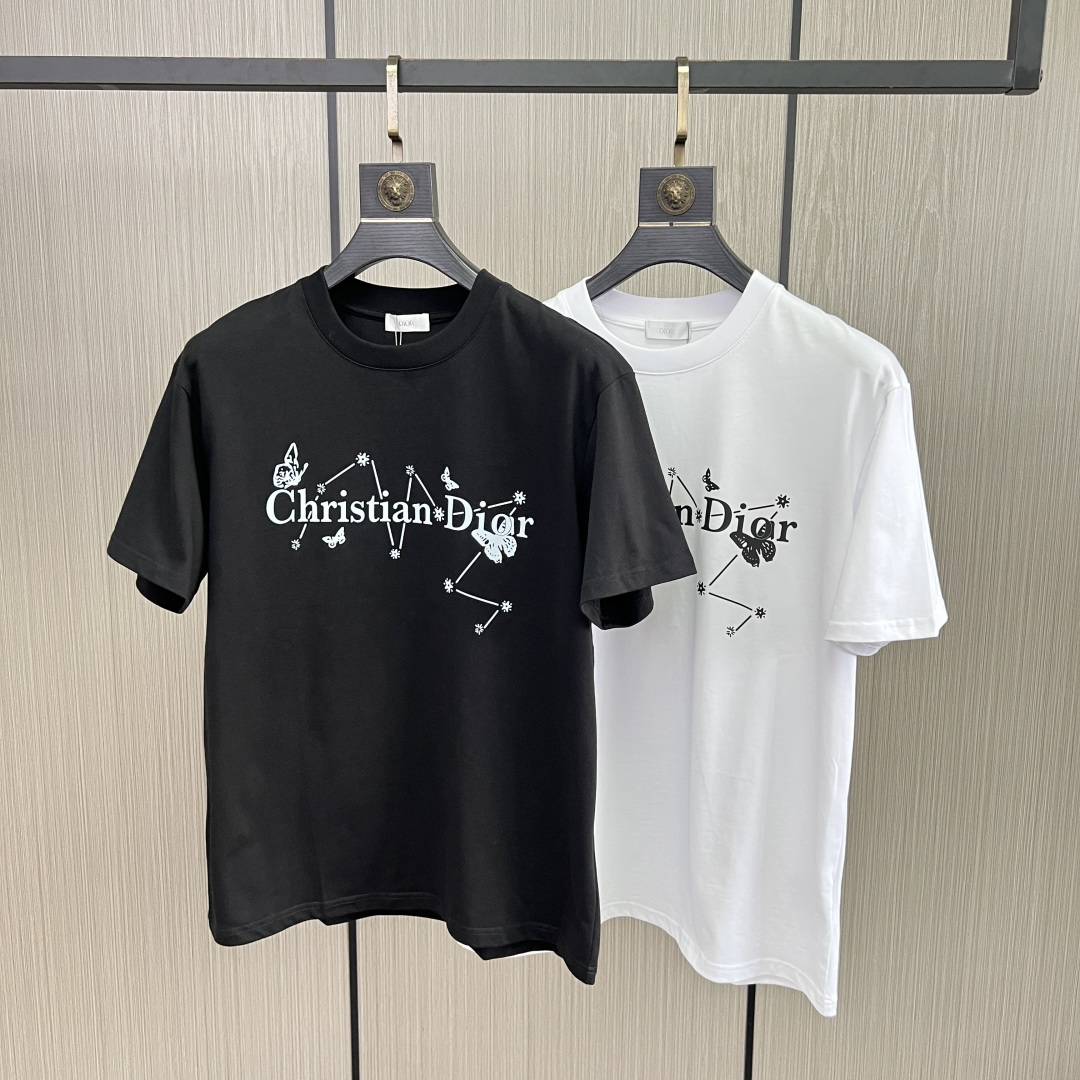 。新款🌟Dior新款T恤，面料采用顶级原版精梳棉洗水面料，立体印花图案设计，时尚潮流，顶级的做工，高端品