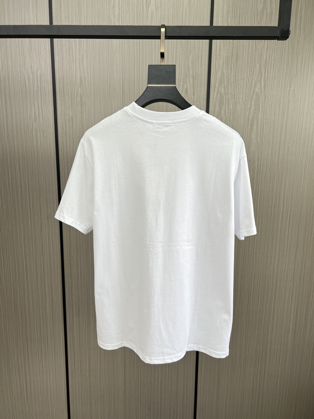 。新款🌟Dior新款T恤，面料采用顶级原版精梳棉洗水面料，立体印花图案设计，时尚潮流，顶级的做工，高端品