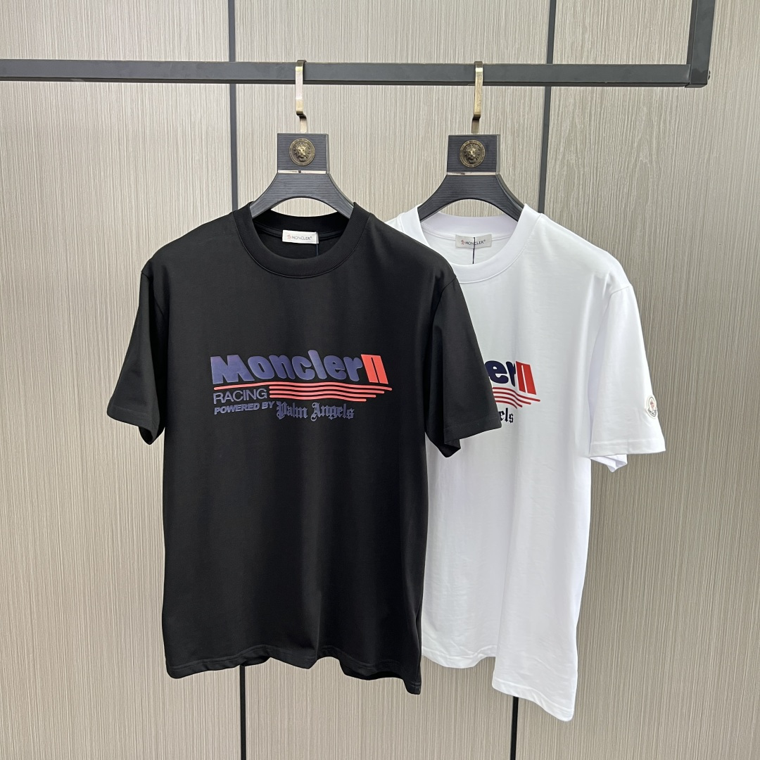 。新款🌟蒙口新款T恤，面料采用顶级原版精梳棉洗水面料，立体印花图案设计，时尚潮流，顶级的做工，高端品质！
