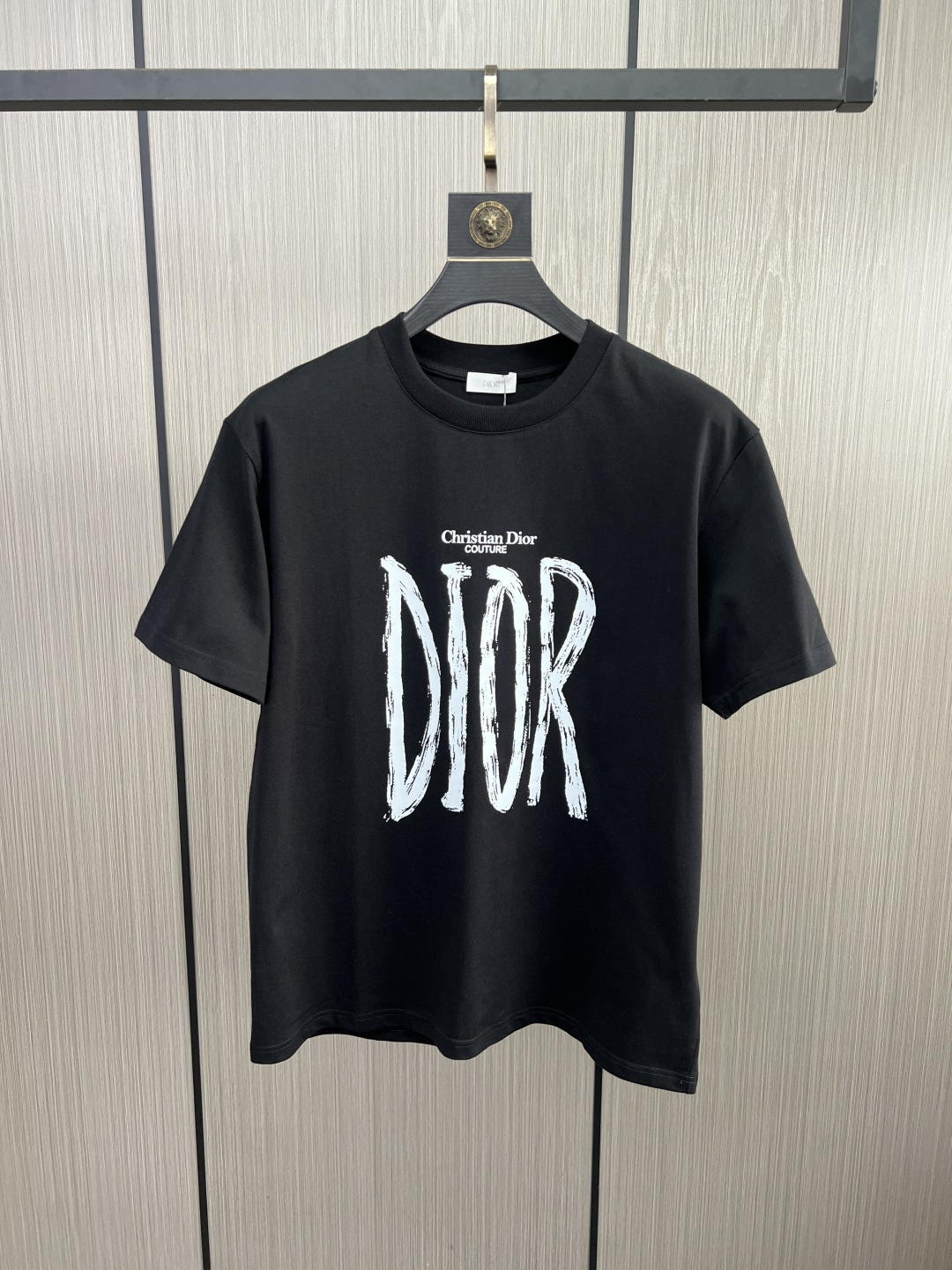 。新款🌟Dior新款T恤，面料采用顶级原版精梳棉洗水面料，立体印花图案设计，时尚潮流，顶级的做工，高端品