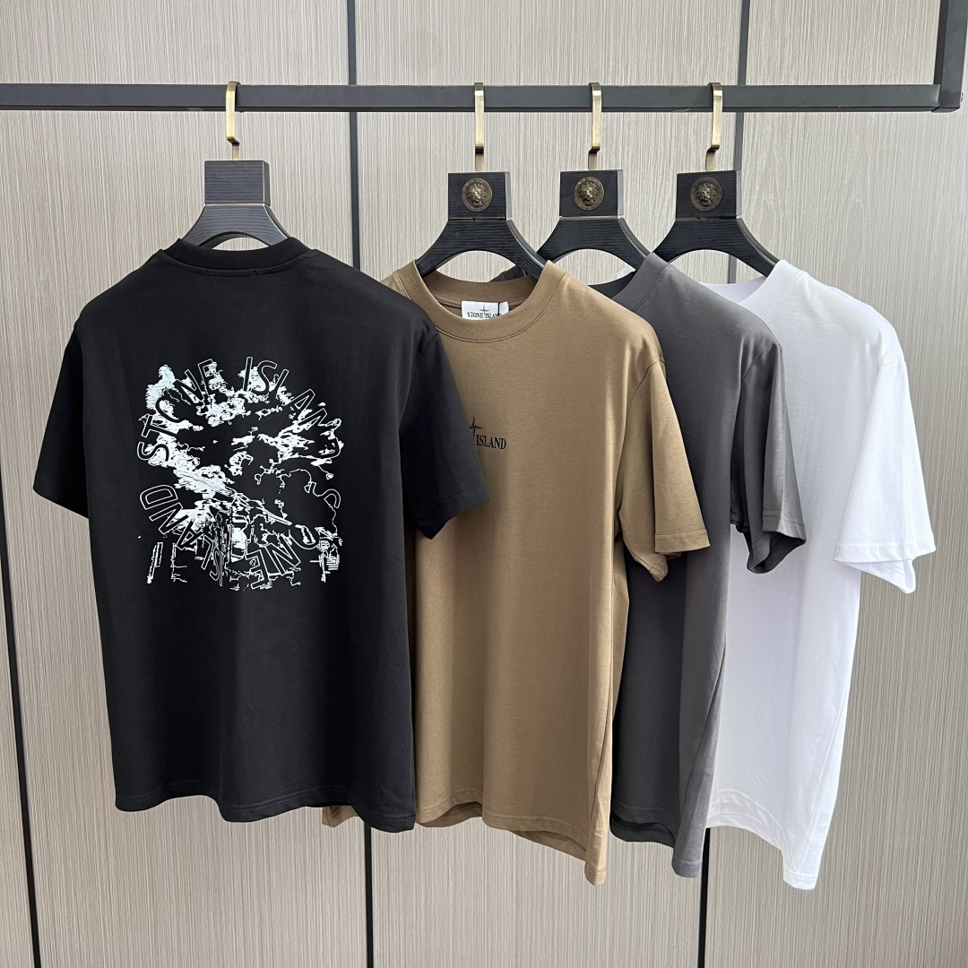 。新款🌟石头岛新款T恤，面料采用顶级原版精梳棉洗水面料，立体印花图案设计，时尚潮流，顶级的做工，高端品质