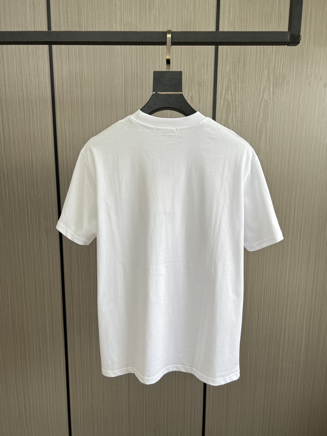 。新款🌟Dior新款T恤，面料采用顶级原版精梳棉洗水面料，立体印花图案设计，时尚潮流，顶级的做工，高端品