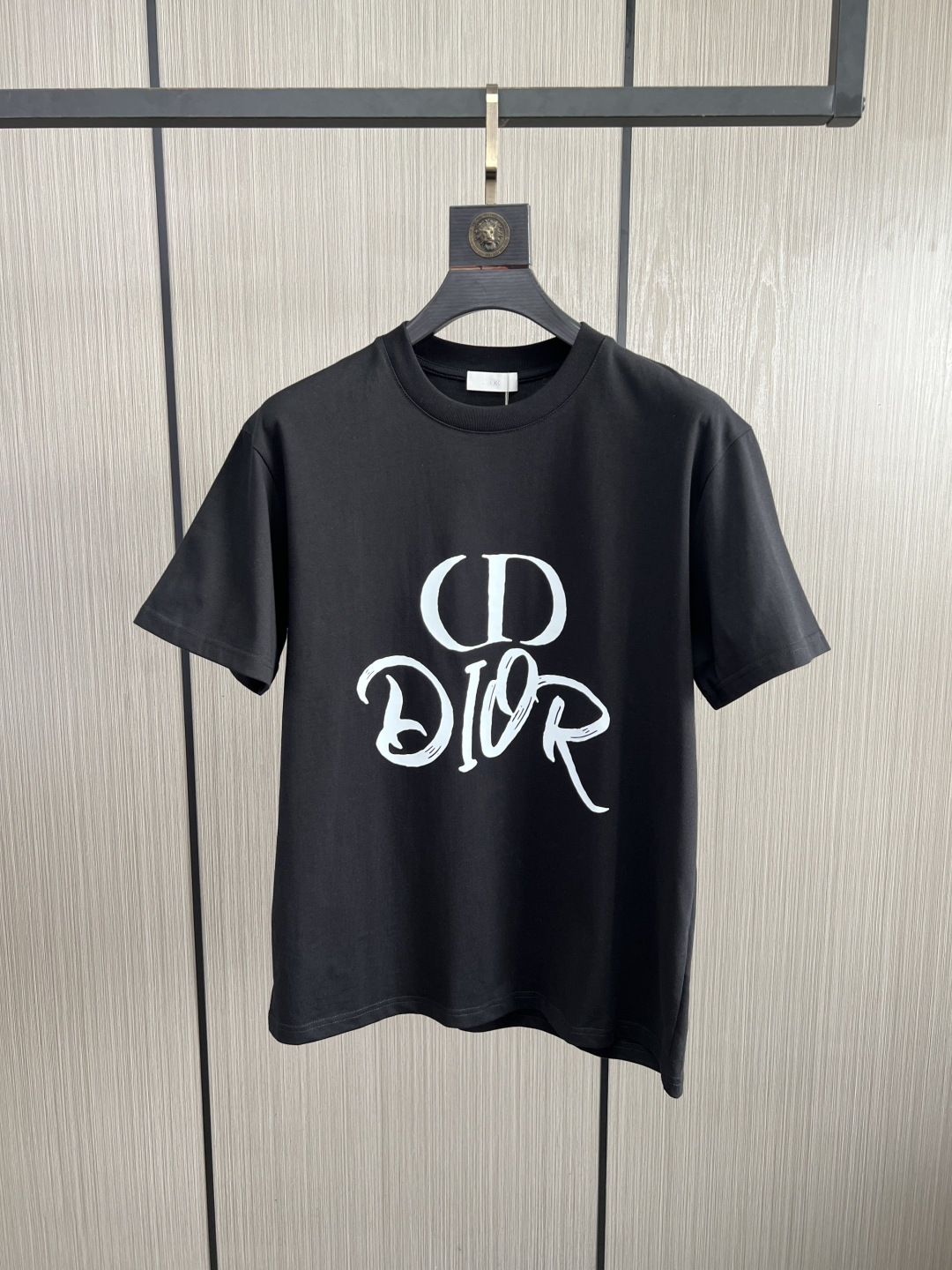 。新款🌟Dior新款T恤，面料采用顶级原版精梳棉洗水面料，立体印花图案设计，时尚潮流，顶级的做工，高端品