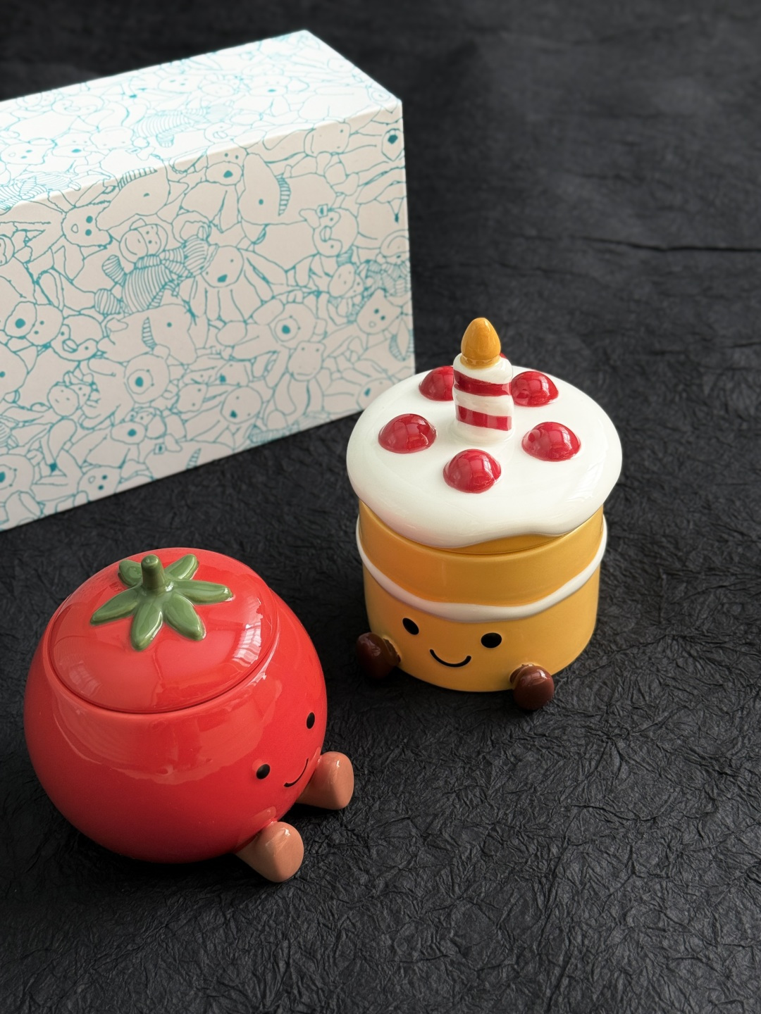 NO:810330,Cake-type floral fragrance + tomato-type plant fragrance. It is both a cute ornament and a healing fragrance. You can directly control the atmosphere of your home!  , Car Aromatherapy. Home Fragrance. Candles19860909蛋糕款花香调+番茄款植物香 既是萌趣摆件又能香氛治愈 家居氛围感直接拿捏！,车载香薰.居家香氛.蜡烛,accessory