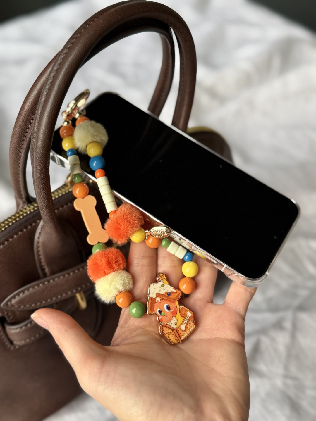 饼干屋
多巴胺色系暴击！
挂手机上，看一眼就爱上！