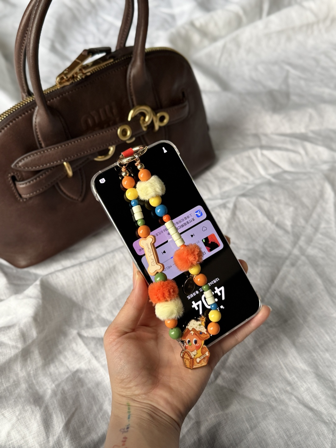 饼干屋
多巴胺色系暴击！
挂手机上，看一眼就爱上！