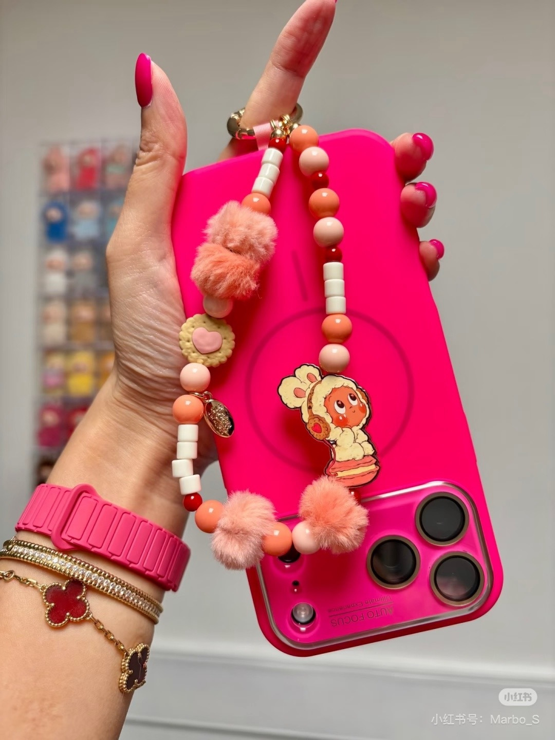 奶油黄+浆果粉+海盐蓝！
百搭色系手机链，手机、相机
包包都能搭，放桌面还能当摆件！