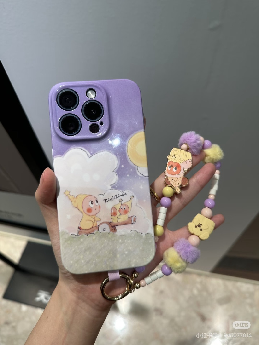 奶油黄+浆果粉+海盐蓝！
百搭色系手机链，手机、相机
包包都能搭，放桌面还能当摆件！