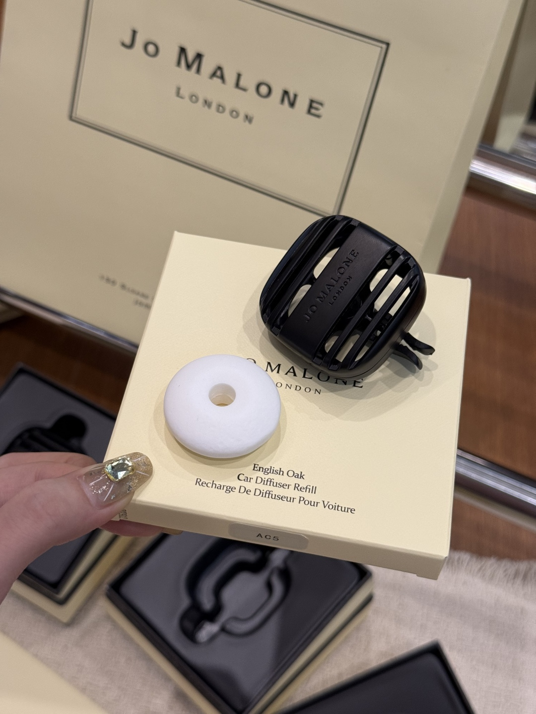 Chanel Maison Lifestyle Luxury Home Decor Blanket Tableware Bedding 4