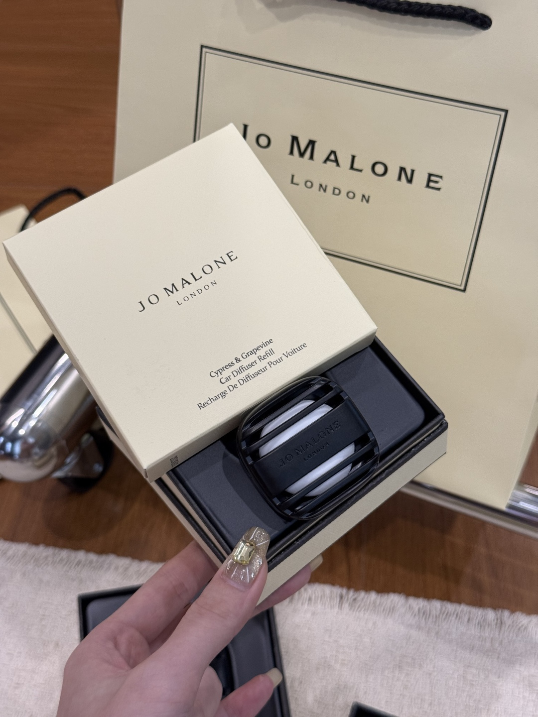 NO:894178,And the black and white minimalist design really irritates me!  It’s not out of place to put it in the car, but it looks like an art piece~, car fragrance, home fragrance, candle19860909而且黑白极简设计太戳我！ 放在车里完全不违和,反而像艺术品摆件～,车载香薰.居家香氛.蜡烛,accessory