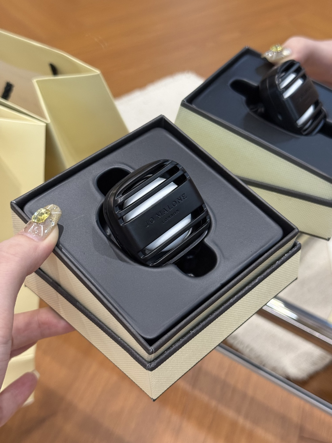 Chanel Maison Lifestyle Luxury Home Decor Blanket Tableware Bedding 5