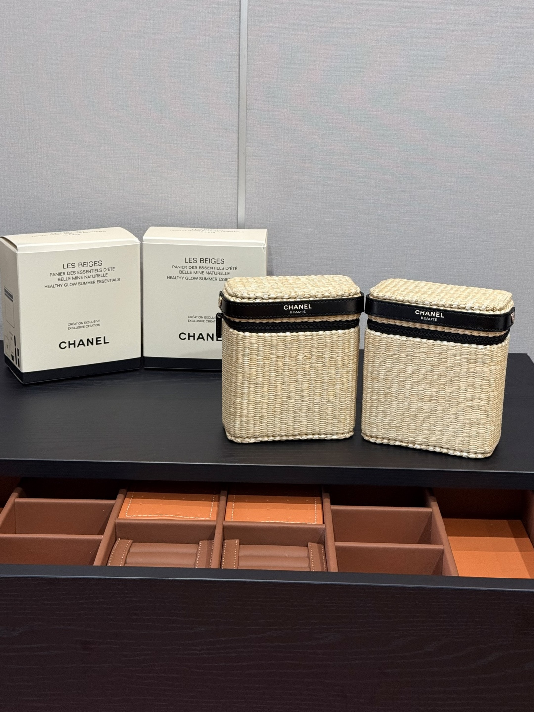NO:894453,The most valuable fragrance gift of the year!  This straw cosmetic bag is so beautiful that I can’t bear to put cosmetics in it!  !  The straw bags are only given in sets at the counter, so you are really lucky to find them individually!  !  , trendy department store, espadrilles, cosmetic bags & cases19860909年度最值小香赠品！ 草编化妆包美到舍不得装化妆品！！ 专柜成套才送的草编包,单独挖到真的是幸运！！,潮品百货,espadrilles,cosmetic bags & cases,accessory