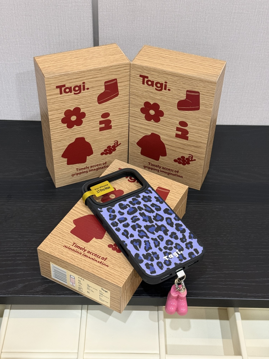 NO:938644,All-inclusive heightened frame design!  !  The raised lens frame is anti-scratch, anti-bump, and daily anti-fall, protecting the lens and screen!  , mobile phone cases. small pendants. earphone cases. keychains, trendy department stores, keychain, phone cases19860909全包加高边框设计！！ 凸起镜头框,防刮防磕碰、日常防摔,保护镜头和屏幕！,手机壳.小挂件.耳机套.钥匙扣潮品百货,keychain,phone cases,accessory