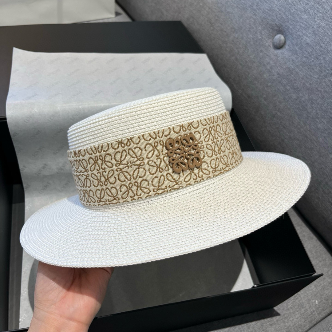 NO:225828,LOEWE new style flat top straw hat, top hat, head circumference 57cm hat straw hat fisherman hat baseball hat, hat, loewe, espadrilles,hats19860909ＬＯＥＷＥ罗意威新款平顶草帽,礼帽,头围57cm帽子草帽渔夫帽棒球帽,帽子,loewe,espadrilles,hats,hat