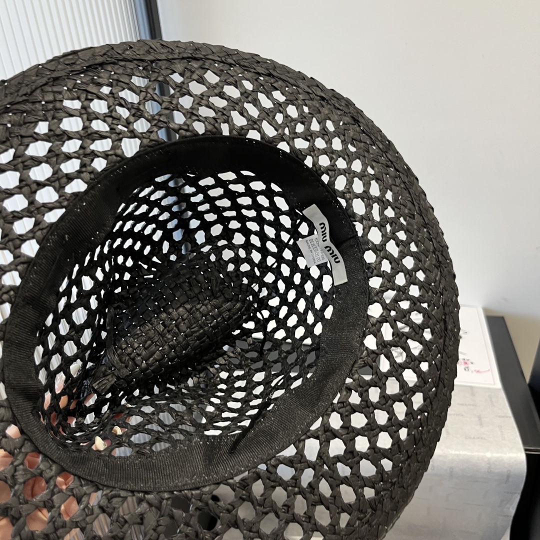 P

miumiu缪缪新款礼帽，镂空礼帽，头围57cm