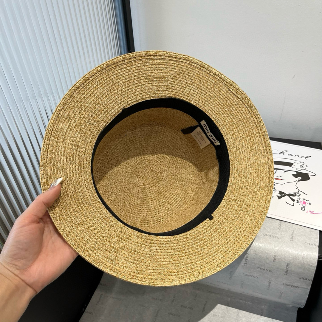 P

miumiu缪缪新款遮阳帽，平顶礼帽，细草制作，头围57cm