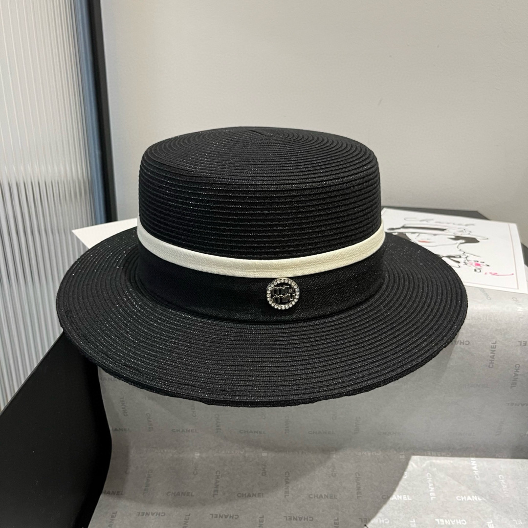 P
miumiu缪缪新款平顶礼帽，PP草面料，头围57cm
