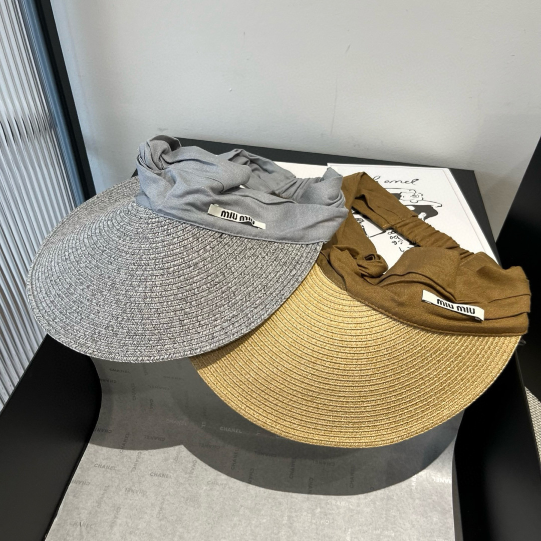 P
miumiu缪缪新款草帽，空顶遮阳帽，日本纸草制作，轻盈可折叠 