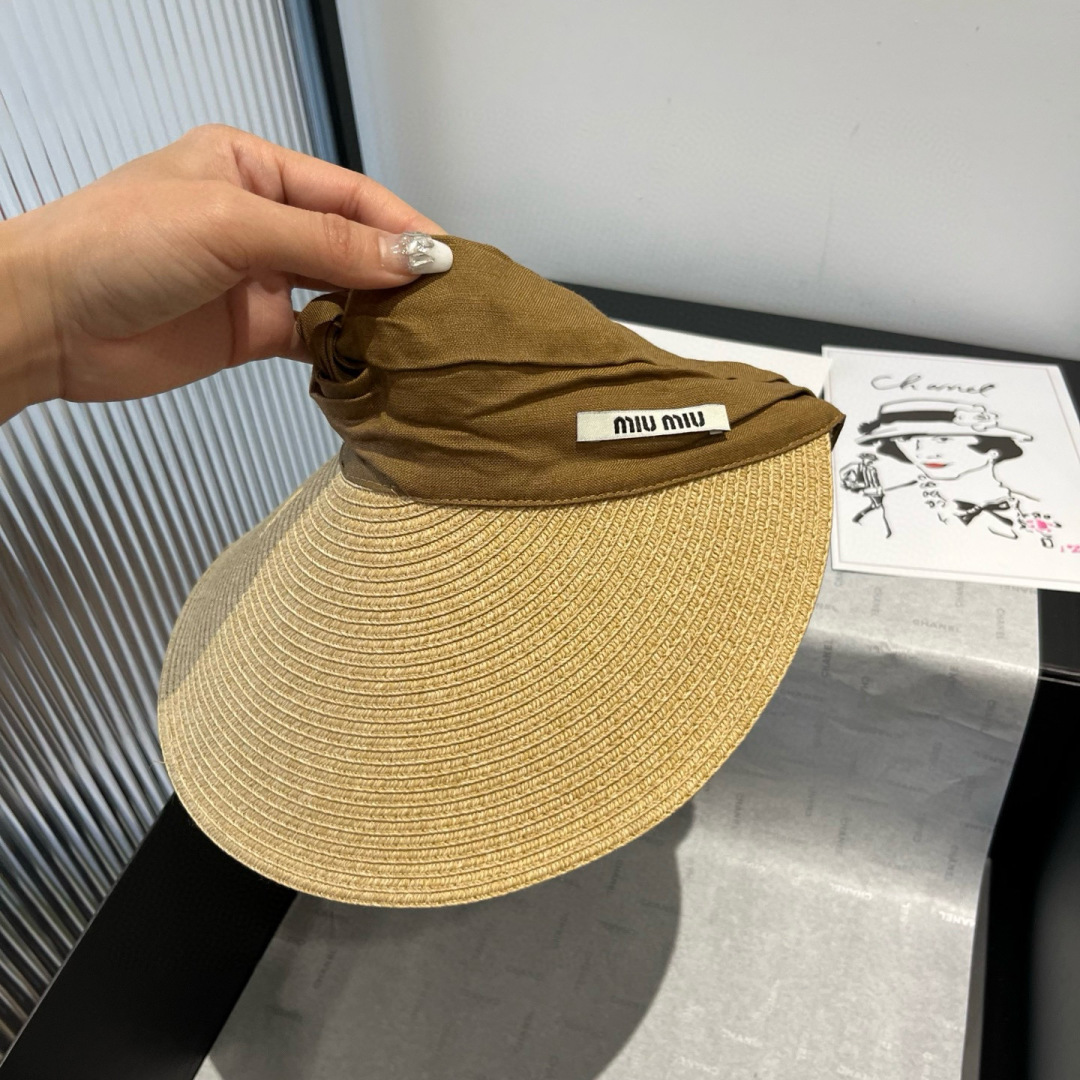 P
miumiu缪缪新款草帽，空顶遮阳帽，日本纸草制作，轻盈可折叠 