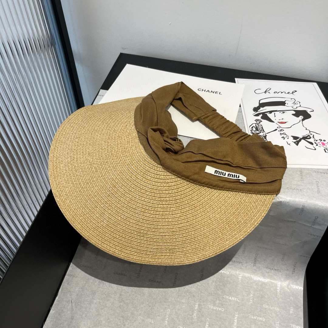 P
miumiu缪缪新款草帽，空顶遮阳帽，日本纸草制作，轻盈可折叠 