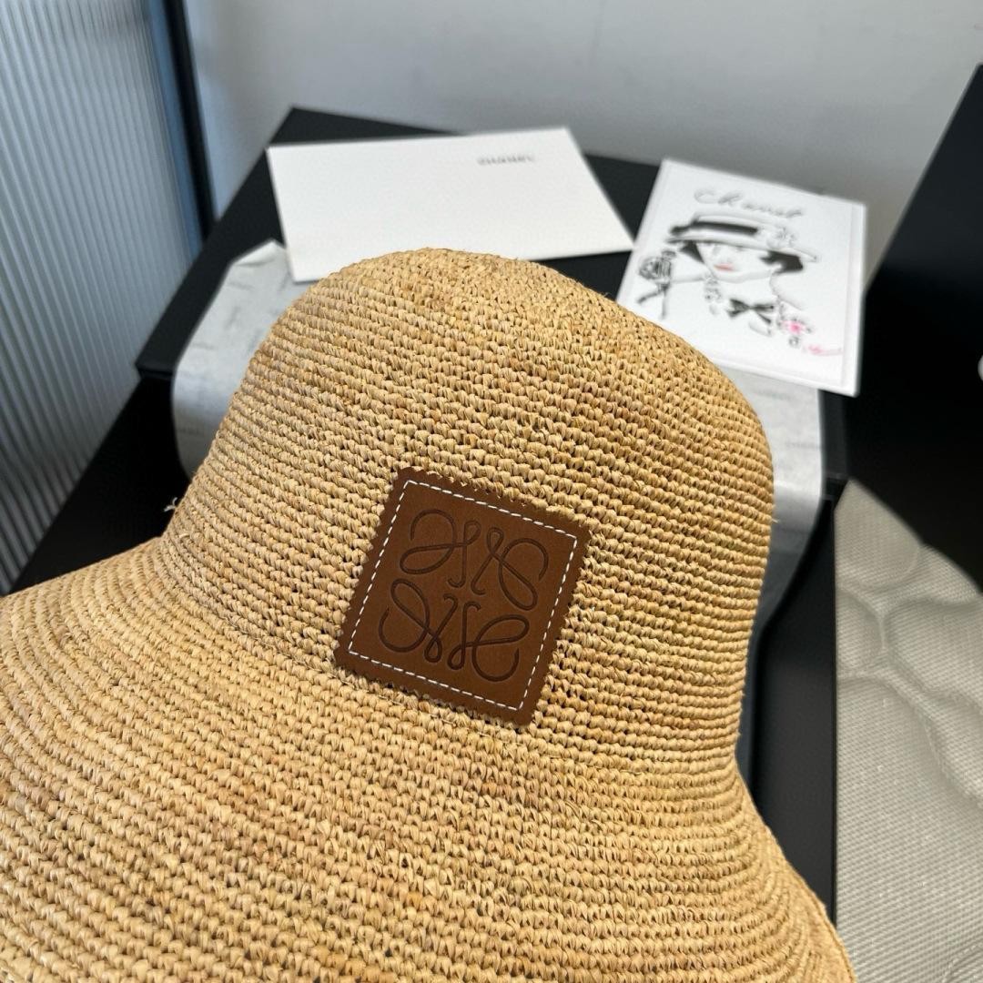 P

LOEWE罗意威新款拉菲草帽，纯手钩草帽，可折叠，出游必备单品，头围57cm