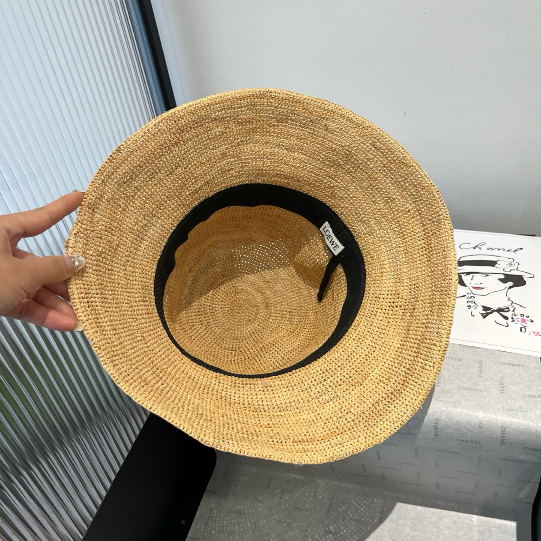 P

LOEWE罗意威新款拉菲草帽，纯手钩草帽，可折叠，出游必备单品，头围57cm