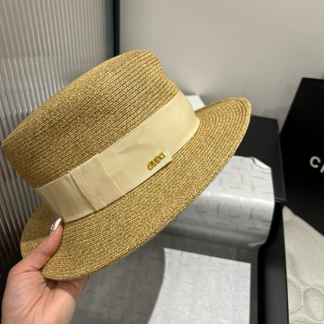P

Gucci古奇新款平顶草帽，细草制作，帽型超赞