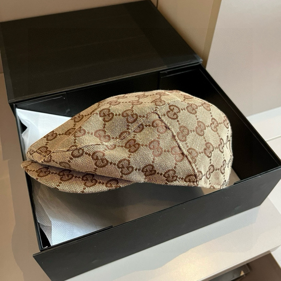 P

Gucci古奇前进帽，画家帽，经典老花，头围57cm