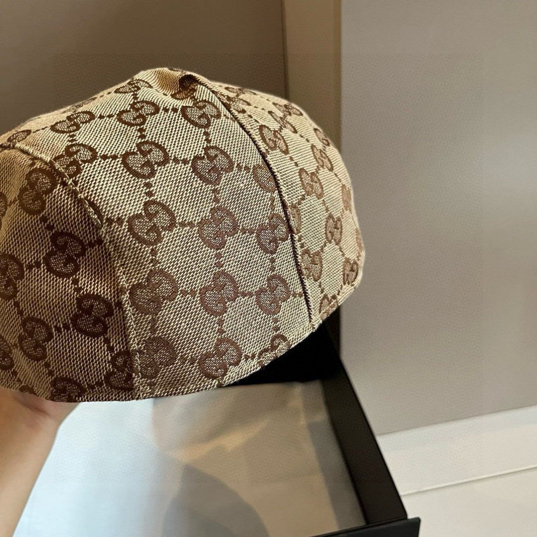 P

Gucci古奇前进帽，画家帽，经典老花，头围57cm