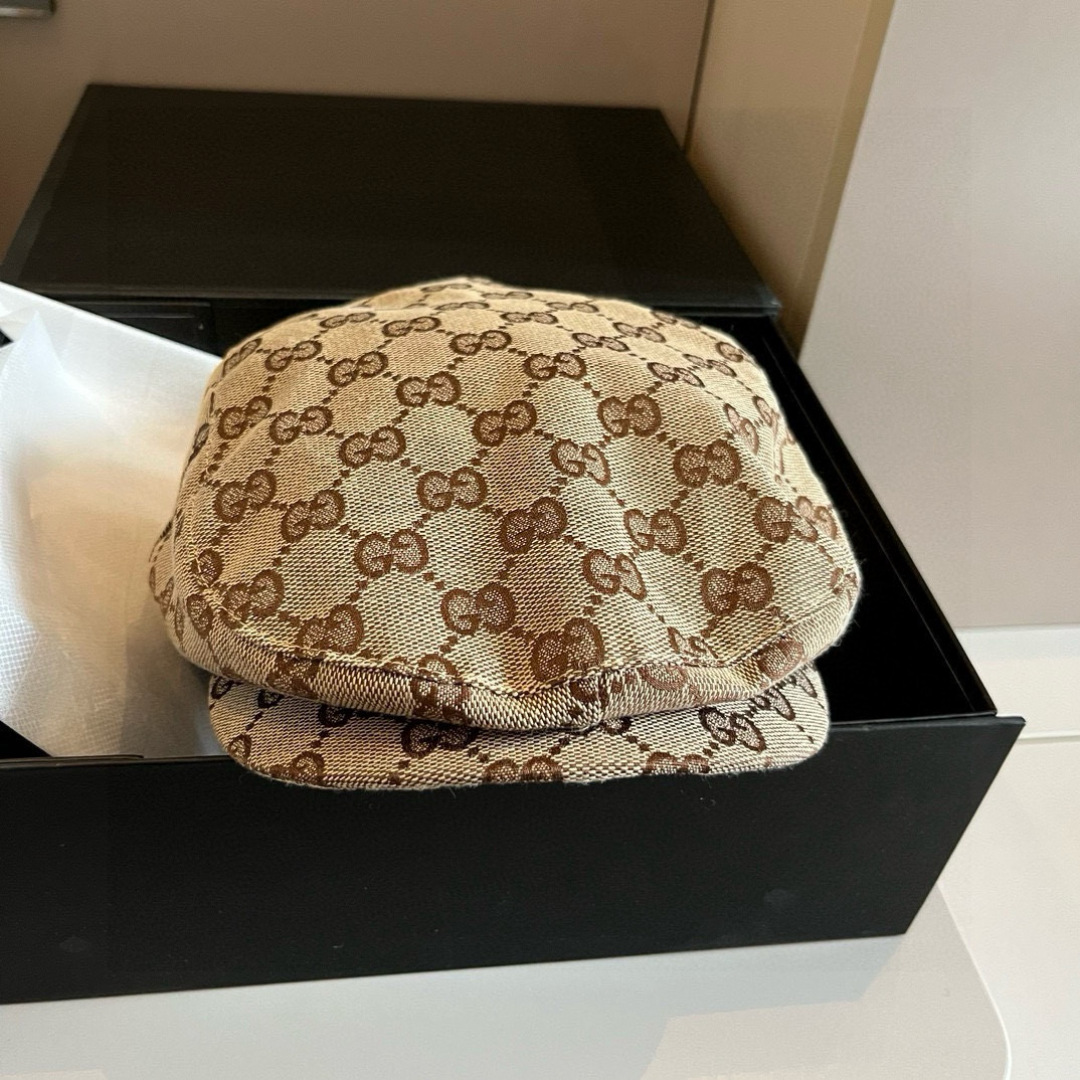 P

Gucci古奇前进帽，画家帽，经典老花，头围57cm