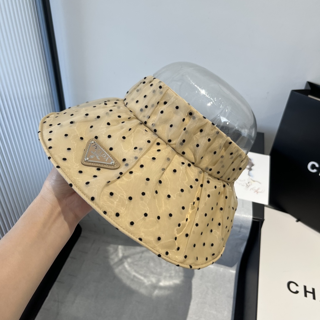 P

PRADA普拉达新款贝壳帽，空顶遮阳帽