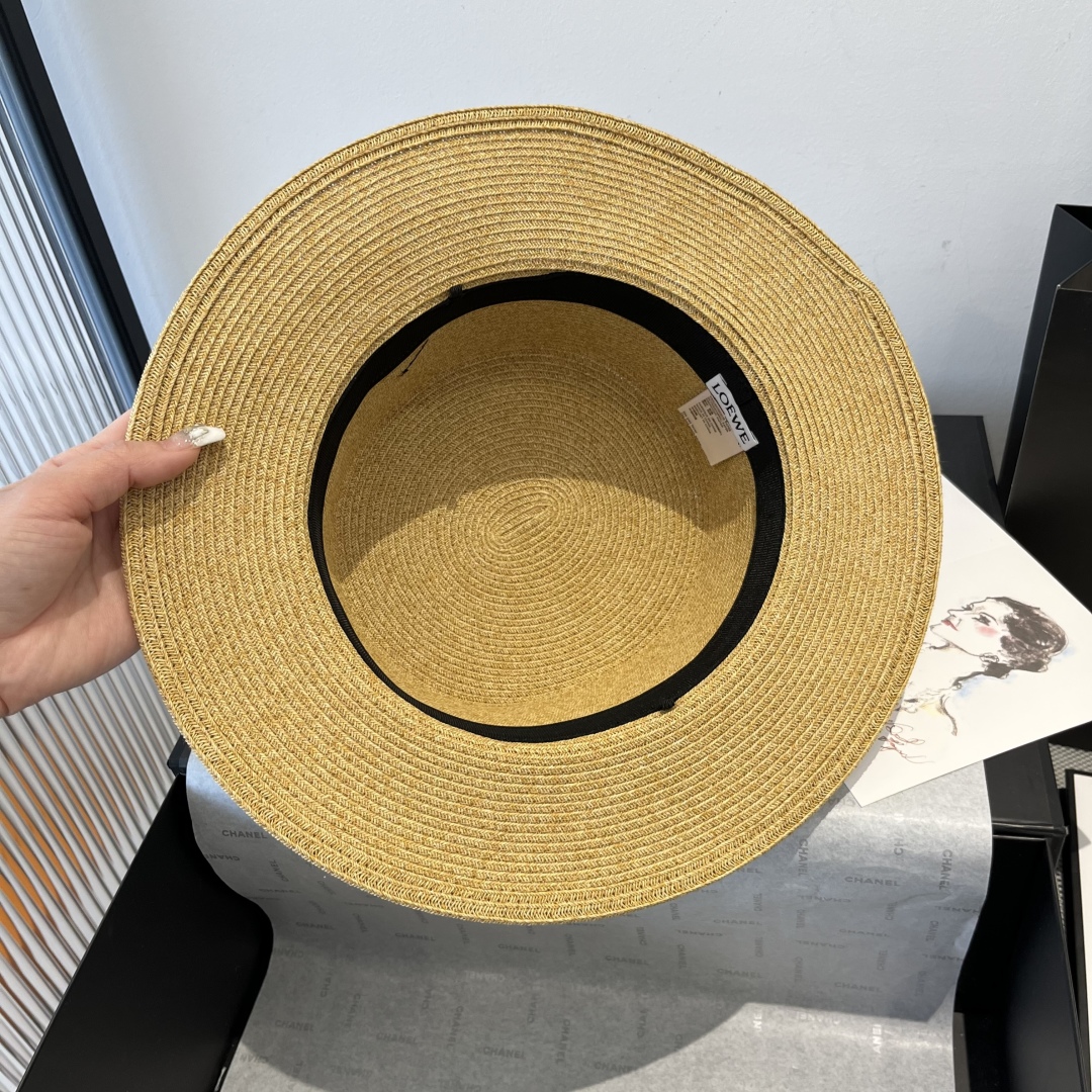 P

LOEWE罗意威新款平顶礼帽，头围57cm