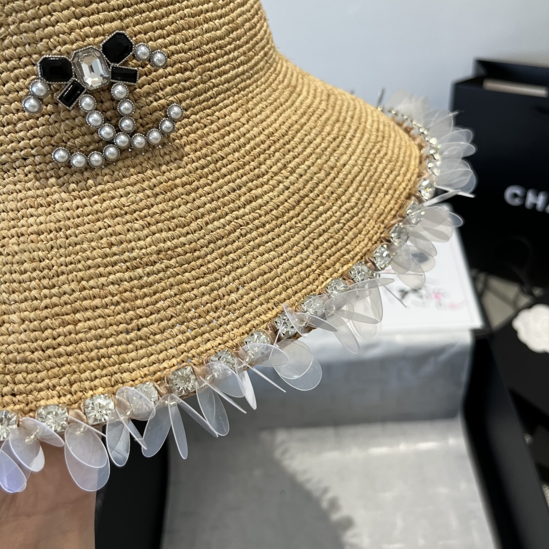 P

Chanel香奈儿拉菲草帽 ，纯手工钩织，高端定制，头围57cm