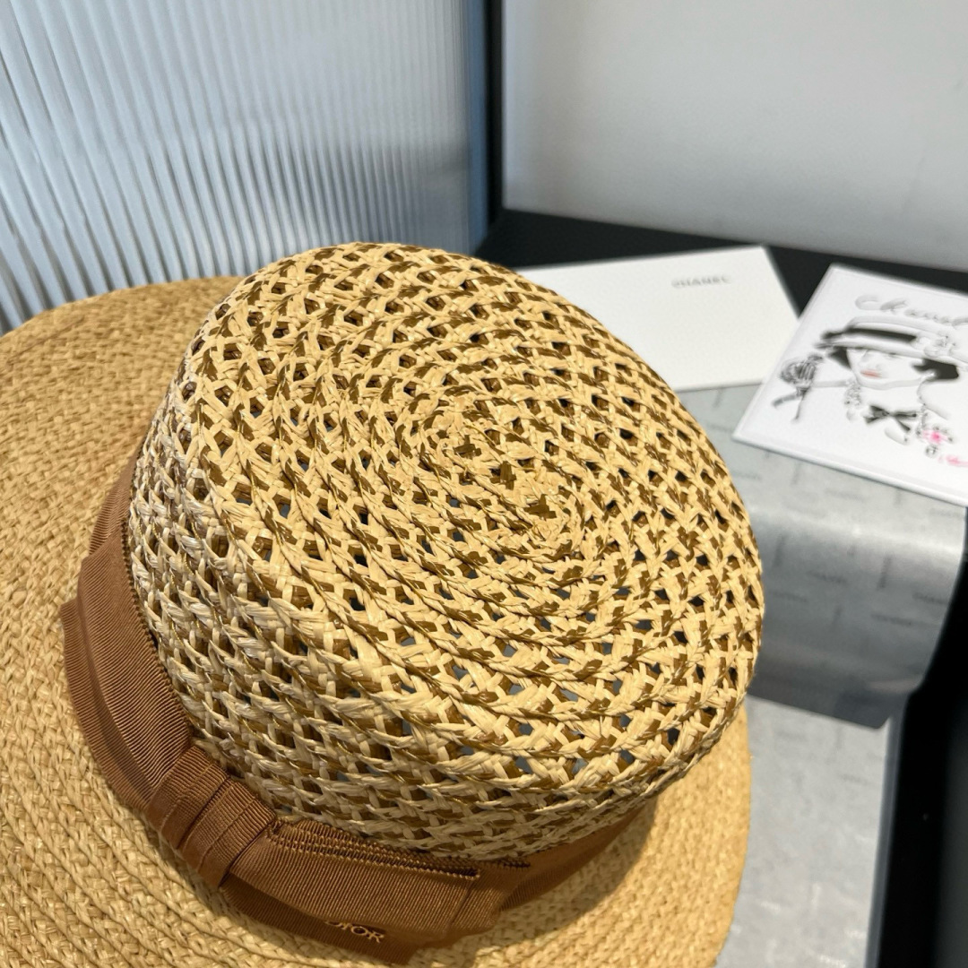 P

Dior迪奥新款拉菲草平顶帽，高级定制，时尚最佳搭配，头围57cm