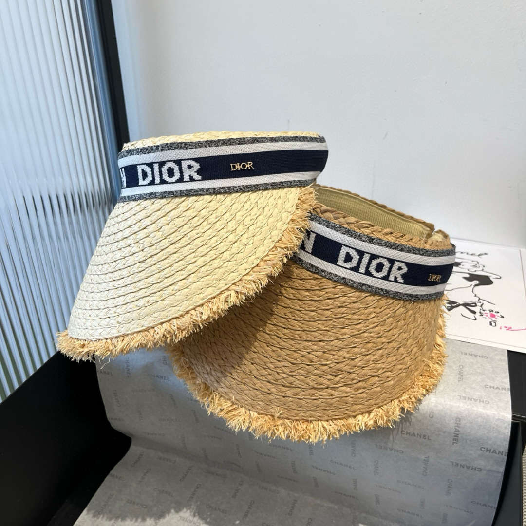 P

Dior迪奥和草发箍遮阳帽