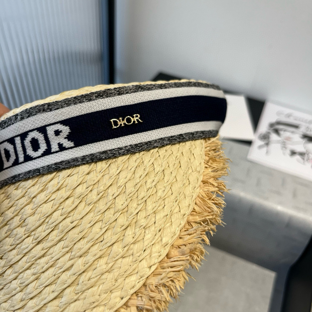 P

Dior迪奥和草发箍遮阳帽